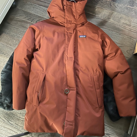 Patagonia Other - Patagonia Frozen Range Parka in Fox Red Size (S)